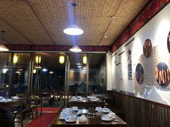 大堂-岳记兴隆·青城腊排铜火锅(融创店)