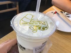 -沪上阿姨鲜果茶(世茂广场宽厚里店)