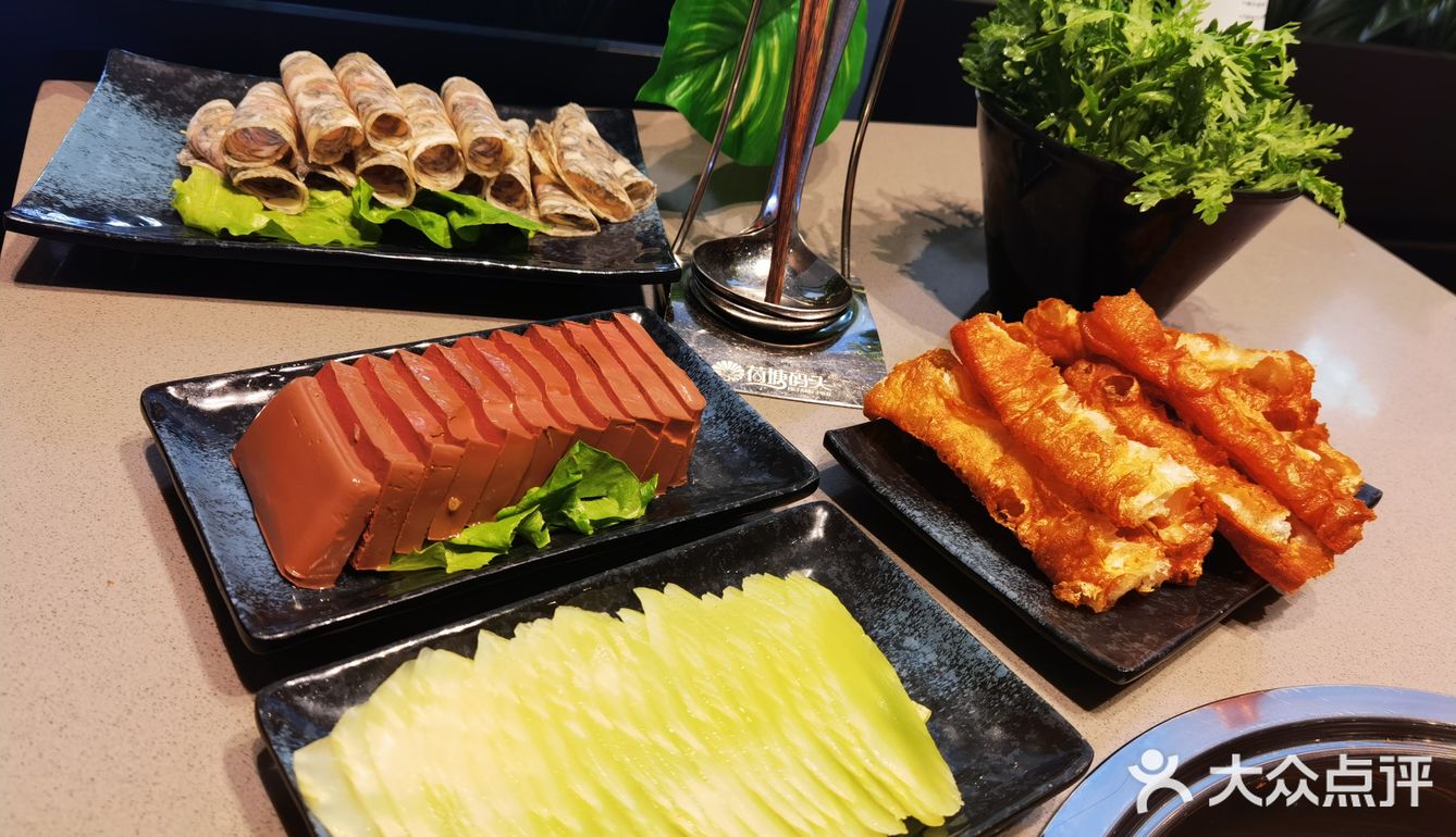 肉类的价格普遍都要四十来块钱，将近50了