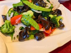 -鸿亨泰杂鱼馆(港馨家园店)