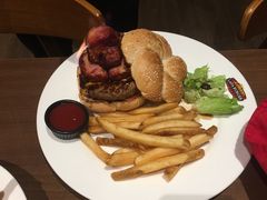 -The Habit Burger Grill 哈比特汉堡(复兴soho店)