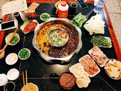-邓莽子老火锅(中兴路总店)