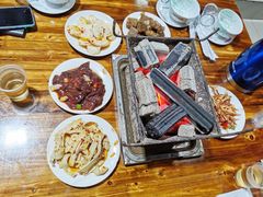 -宏兴烤鱼山庄(宣恩总店)