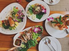 烤猪颈肉-Chom Cafe and Restaurant