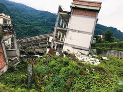 -四川汶川特大地震漩口中学遗址