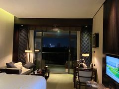 -深圳隐秀山居酒店