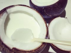 -志龙皇冠吃货椰子铺