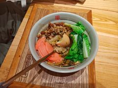 -呼啦面馆·头牌豌杂面(建新东路店)