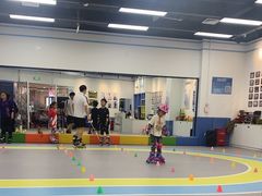 -米高蓝斯克国际轮滑中心(中铁建店)