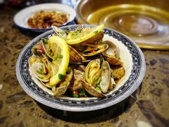 -沪小二炭火蛙锅(淮海中路美食不夜城店)