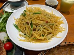 -老滇山寨•云南特色菜•地方菜•民族风情歌舞表演(金碧店)