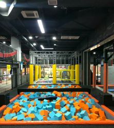 -蹦贝运动中心·蹦床·攀岩·闯关(龙岗店)