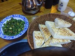 辣子锅盔-都江堰石锅鱼