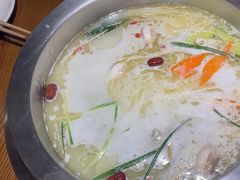 -佬土鹅肠火锅(中建大观店)