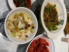 -绿草地·湘菜(酃湖师院店)