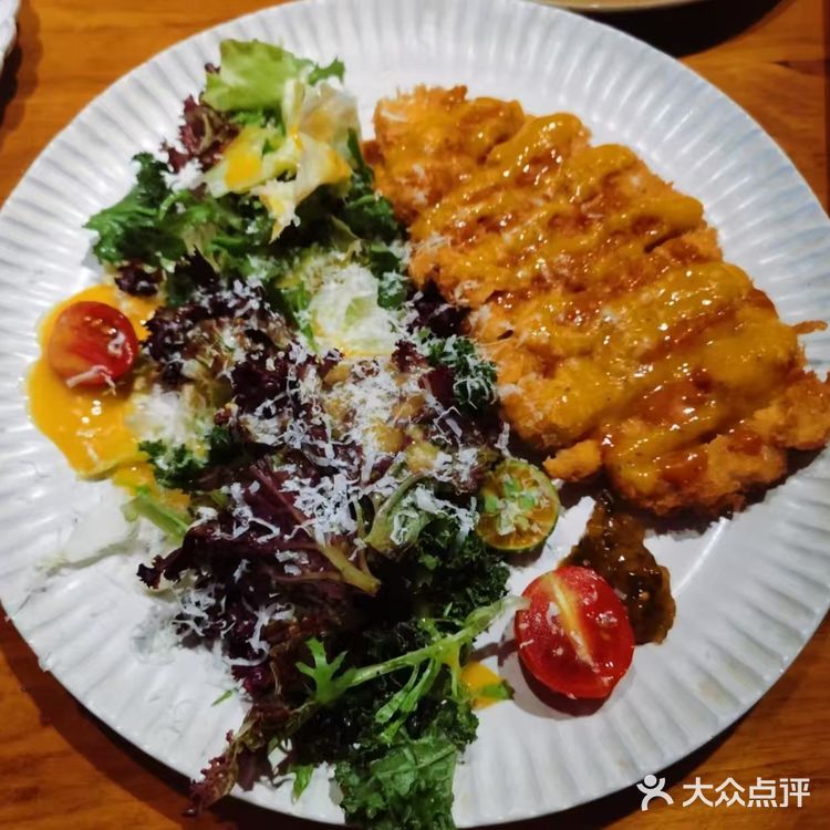 在沈阳，吃到了好吃的创意料理


料理门口排