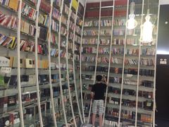 -钟书阁(松江泰晤士小镇店)