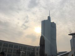 -UNI UNI(环亚凯瑟琳店)