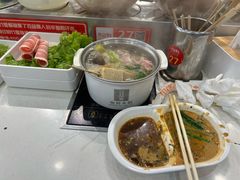 -百品聚旋转火锅(万德庄店)