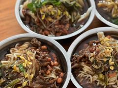 -灵山卢梅燕粉店