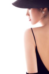 -onlygirl摄影美学馆高端定制(江滩店)