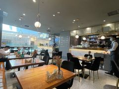 -POKEE VIA&Brunch·维娅(重庆来福士店)