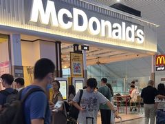 -麦当劳(深圳北站B2检票口楼上)