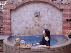 -芭东小镇温泉