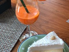 -Chom Cafe and Restaurant