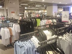 -唯品会(北京国瑞城店)