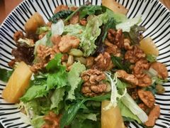 烤菠萝色拉-Golden Lily河内巴黎法越料理餐厅(建国西路店)