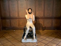 -Nathalie Djurberg与Hans Berg“牛皮纸包裹的月亮”-Prada荣宅当季展览