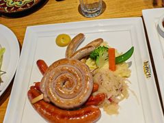-LENBACH兰巴赫西餐啤酒坊(大连东港店)