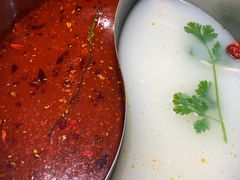 鸳鸯锅底-龙记斑鱼火锅鲜切牛肉自助(红山路店)