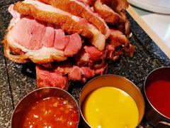 慕尼黑风味脆皮猪肘-蜜桃花开·中西融合菜E&W(南长街店)