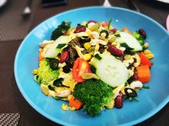 -悦享绿山墙西餐厅