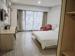 -怡莱精品酒店(苏州新区何山地铁站店)