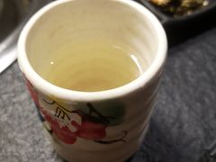 白桃乌龙茶-虎焱炭火烧肉
