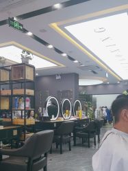 -藤野造型烫染·漂发