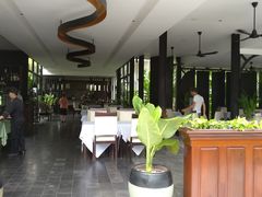 -Palate Angkor Restaurant & Bar