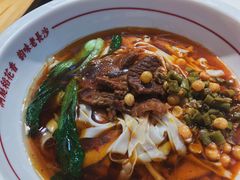 -呷佬·长沙手工米粉(金沙江路店)