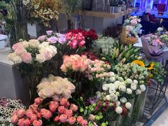 -谷莠子花艺气球派对·绿植造景·花艺沙龙(东海缤纷天地店)