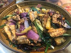 -一品红烧鸭特色川菜(三岔湖店)