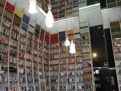 -钟书阁(松江泰晤士小镇店)