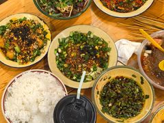 -拈签一笑黄牛肉辣卤串串