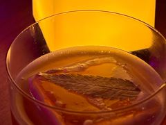 -FOUR PLAY BAR