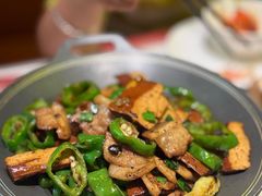 辣椒香干炒肉-避风塘(江南环球港店)