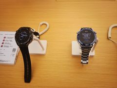 -华为授权体验店(中山公园来福士)