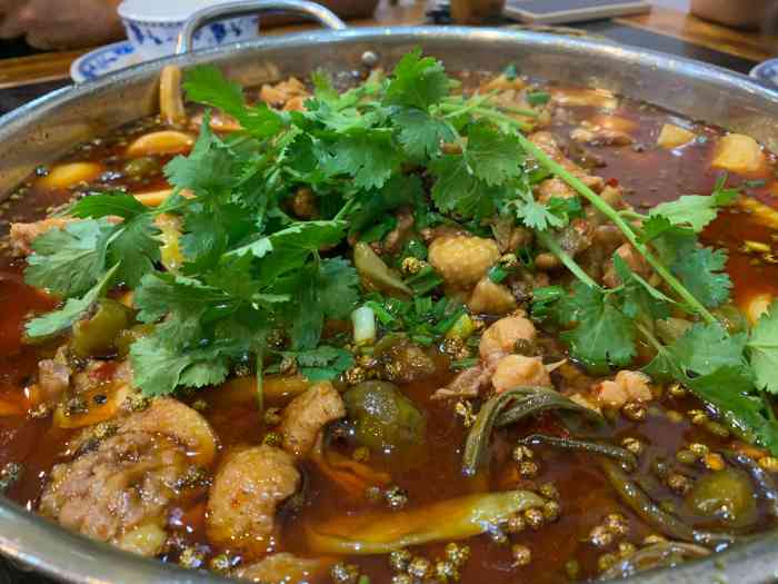渝北枝椒鸡(龙溪总店"传说中的渝北枝椒鸡,位置好找,就在龙溪转.