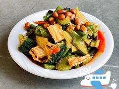 -陈熹公民族美食文化餐厅(中华广场店)